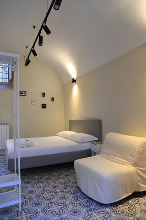 1 bedroom, bed sheets - Old town apartment, new and cozy (Napoli)