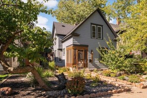 Exterior - 5BR home* Minutes to DT, Venues & Breweries (Minneapolis)