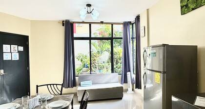 Lava Suites: Cozy unit, 5 min walk to the sea!