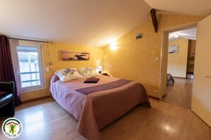 2 camere, culla da viaggio, Wi-Fi gratuito, lenzuola