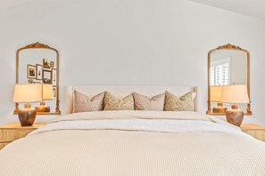4 bedrooms, desk, iron/ironing board, travel cot