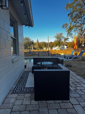 Outdoor dining - Charming Private Suite Near Scenic Trails (Clermont)