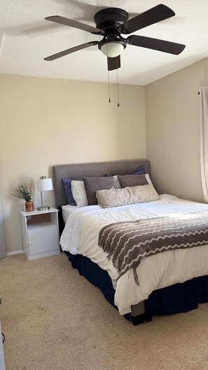 1 bedroom, desk, WiFi, bed sheets