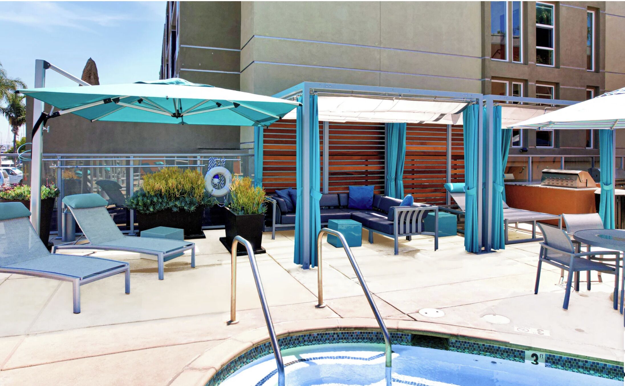 Piscine extérieure, piscine chauffée