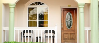 Fully equipped 2-bedroom apartment in a gated complex in Ocho Rios
