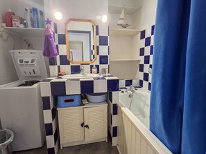 Luokittelematon kuva, 5 kautta 12, painike