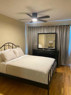 WiFi, bed sheets - Vacation Rental In Brooklyn - The Fulton (Brooklyn)