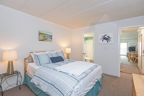 1 bedroom, iron/ironing board, free WiFi - Bayside 1BR w/ Sunset Views, Pool & Parking (Ocean City)