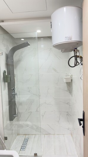 Hair dryer, towels, soap, toilet paper - Studio Karatchi Centre Casablanca (Casablanca)