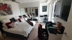 2 bedrooms, iron/ironing board, WiFi, bed sheets - Water views luxury 2 bed fully furnished unit (Hope Island)