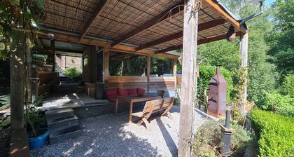 Ons Boshuysje, een echt natuurhuisje in de bossen, zeer prive gelegen