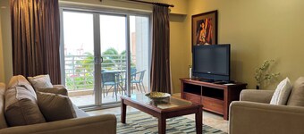 Graceful 1-bedroom condo with Wifi • One Woodbrook Place, P.O.S • Cozy • Safe •