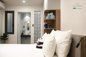 Caja de seguridad en la habitación y escritorio 