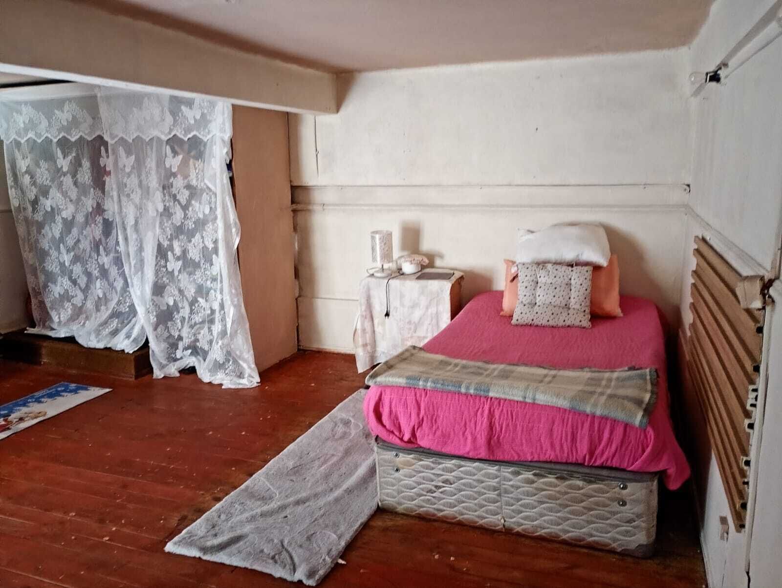 Iron/ironing board, Internet, bed sheets