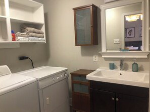 Toallas y papel de baño 