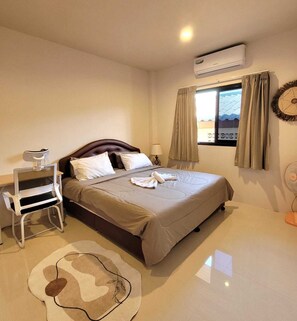 1 bedroom, desk, iron/ironing board, free WiFi - White orchid house (Maret)