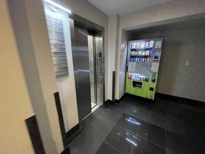 Interior - Nest Aparthotel kitchenette  (New York)
