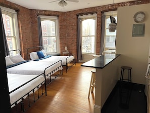 Free WiFi - Nest Aparthotel kitchenette  (New York)