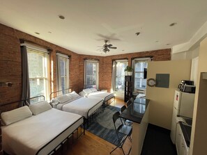 Classic Apartment, City View | Free WiFi - Nest Aparthotel kitchenette  (New York)