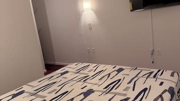 Deluxe Single Room | Iron/ironing board, free WiFi