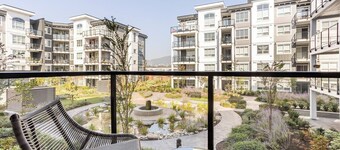 Condo with AC/Parking and elevator in Port Coquitlam