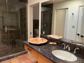 Shower, hair dryer, towels - Near Boulder Resort & Spa, Greens Space & Views, Covered Patio w/Grill (Scottsdale)