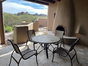 Outdoor dining - Near Boulder Resort & Spa, Greens Space & Views, Covered Patio w/Grill (Scottsdale)
