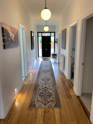 Interior - Folkie rental central family home (Port Fairy)