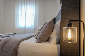 3 chambres, fer et planche à repasser, Wi-Fi gratuit, draps fournis