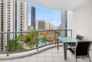 Outdoor dining - 2BRM Panoramic Views - Chevron Renaissance (Gold Coast)