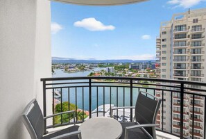 Property grounds - 2BRM Panoramic Views - Chevron Renaissance (Gold Coast)