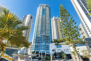 Exterior - 2BRM Panoramic Views - Chevron Renaissance (Gold Coast)