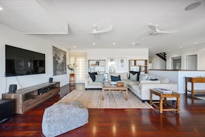 Smart TV, books, offices, printers - Sundecks Beachside Escape - Luxury at Emerald (Emerald Beach)