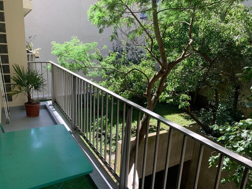 Lovely Family Stay - Two  Bedroom - Right Edge of Paris