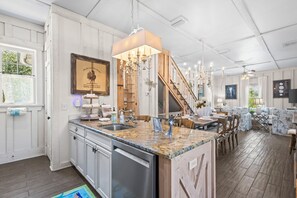 Interior - Romantic Dragonfly Cottage with Deeded Beach Access! Meticulously Maintained! (Orange Beach)