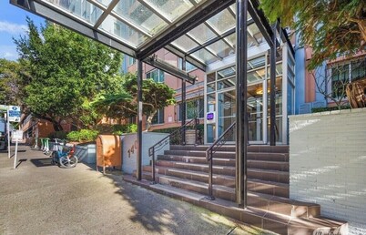 New Condo downtown Seattle. 50% off nightly rate + Free parking!