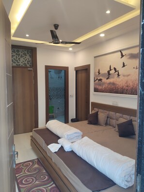 Laptop workspace - Shri Ramya Dham (Mathura)