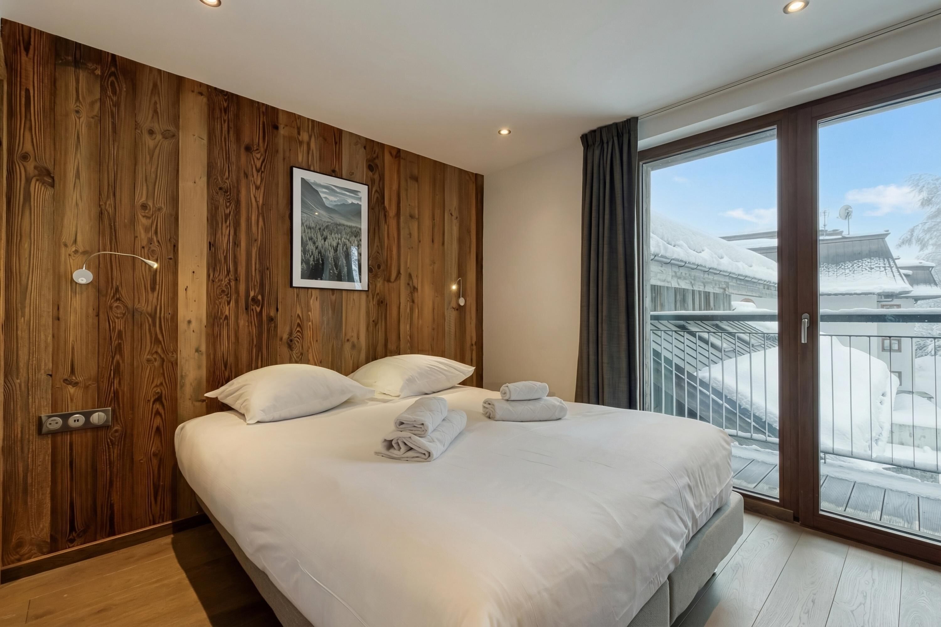 Strykejern/-brett og sengetøy