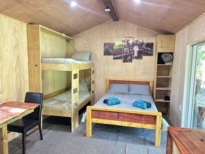 1 habitación y ropa de cama 