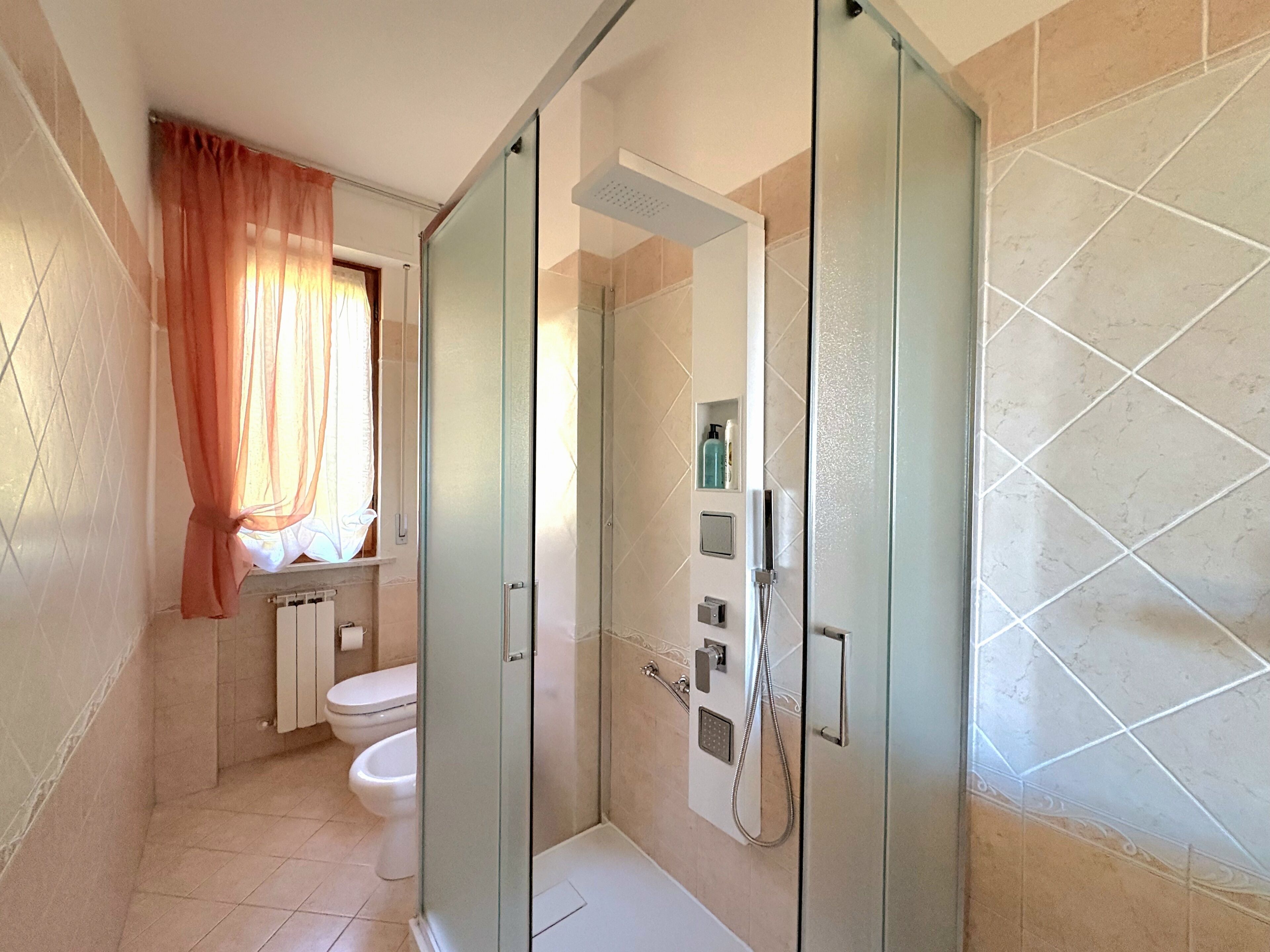 Hårtørrer, håndklæder