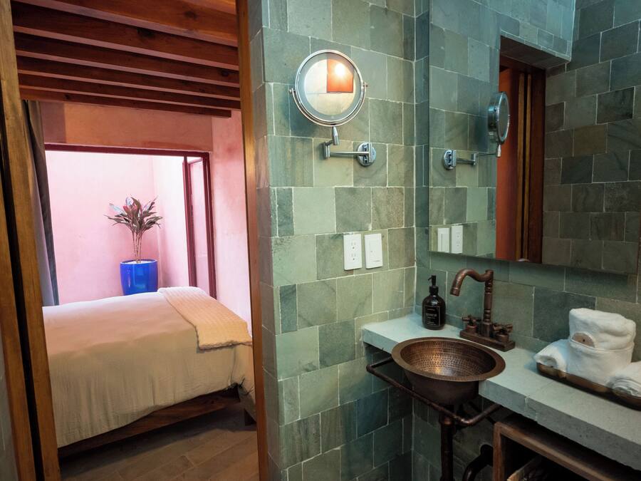 In-room safe, blackout drapes, free WiFi