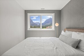 4 chambres, fer et planche à repasser, Wi-Fi gratuit, draps fournis