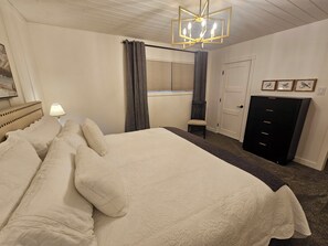 Iron/ironing board, Internet, bed sheets