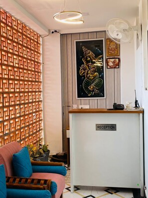 Lobby - BLACKSTORM RESIDENCY HOTEL (Greater Noida)