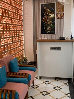 Lobby - BLACKSTORM RESIDENCY HOTEL (Greater Noida)