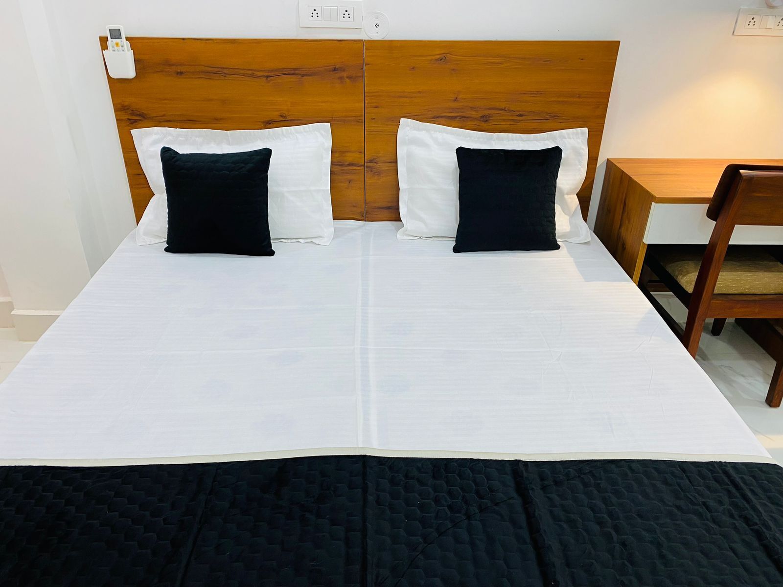 Deluxe Room | Free WiFi, bed sheets