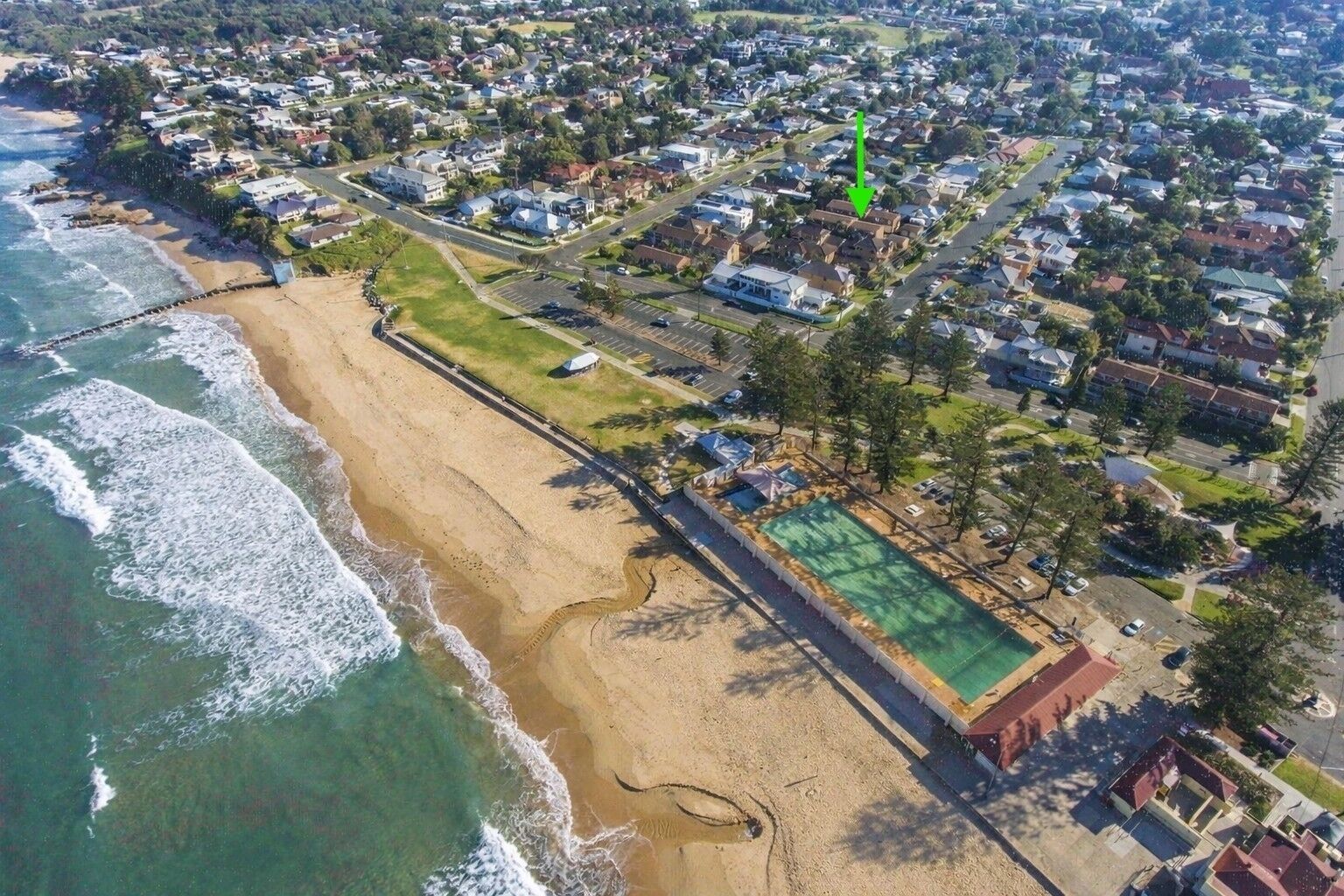 Short walk to Thirroul Beach