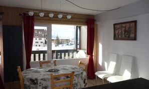 Dining - Apartment in France Near Ski Lifts (Huez)