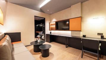 家庭套房 | 起居區