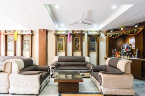 House | Lobby - Townhouse Iskcon Temple Secunderabad (Hyderabad)